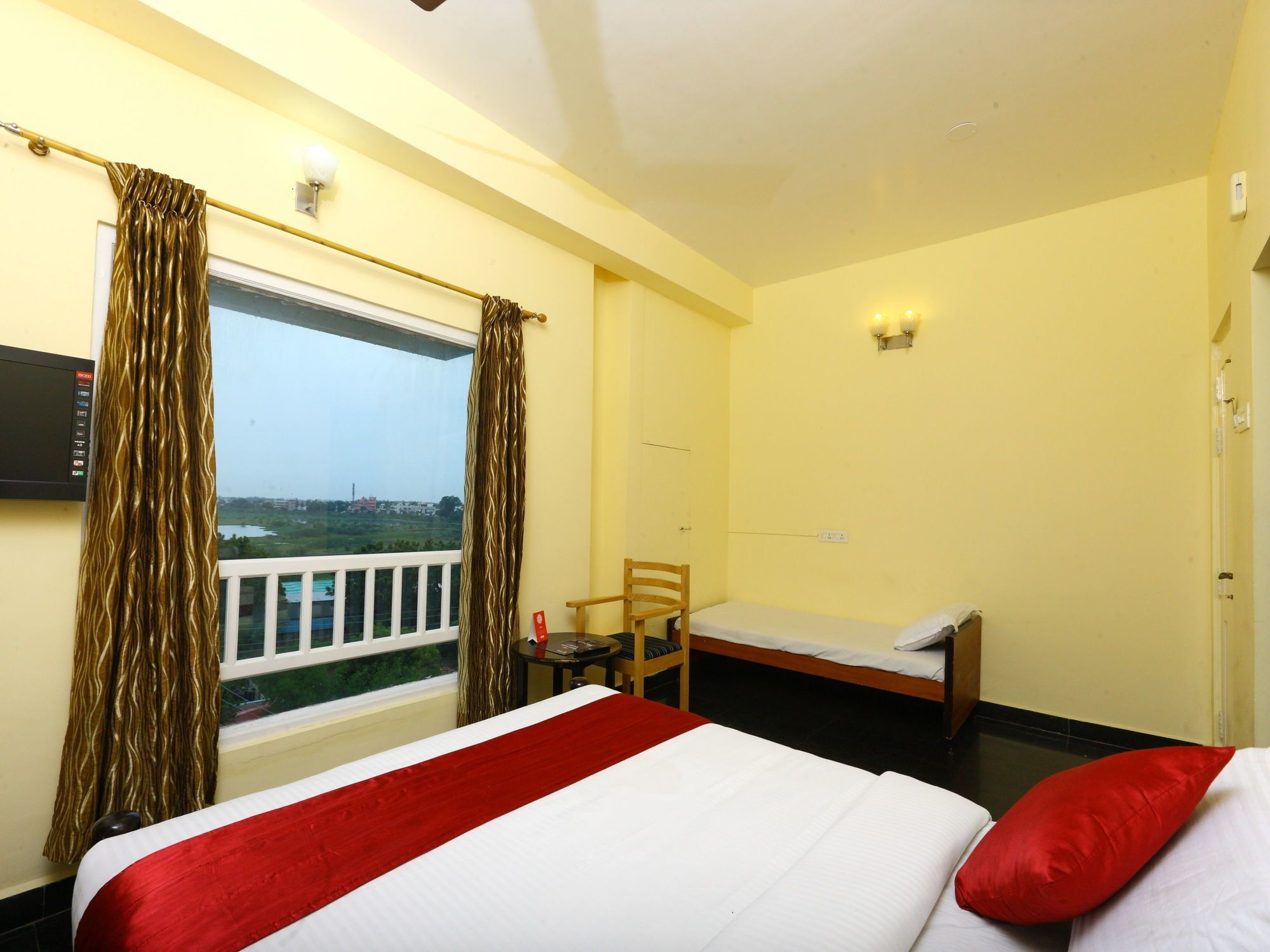 Oyo 10630 Hotel Nano Turf Madurai Extérieur photo