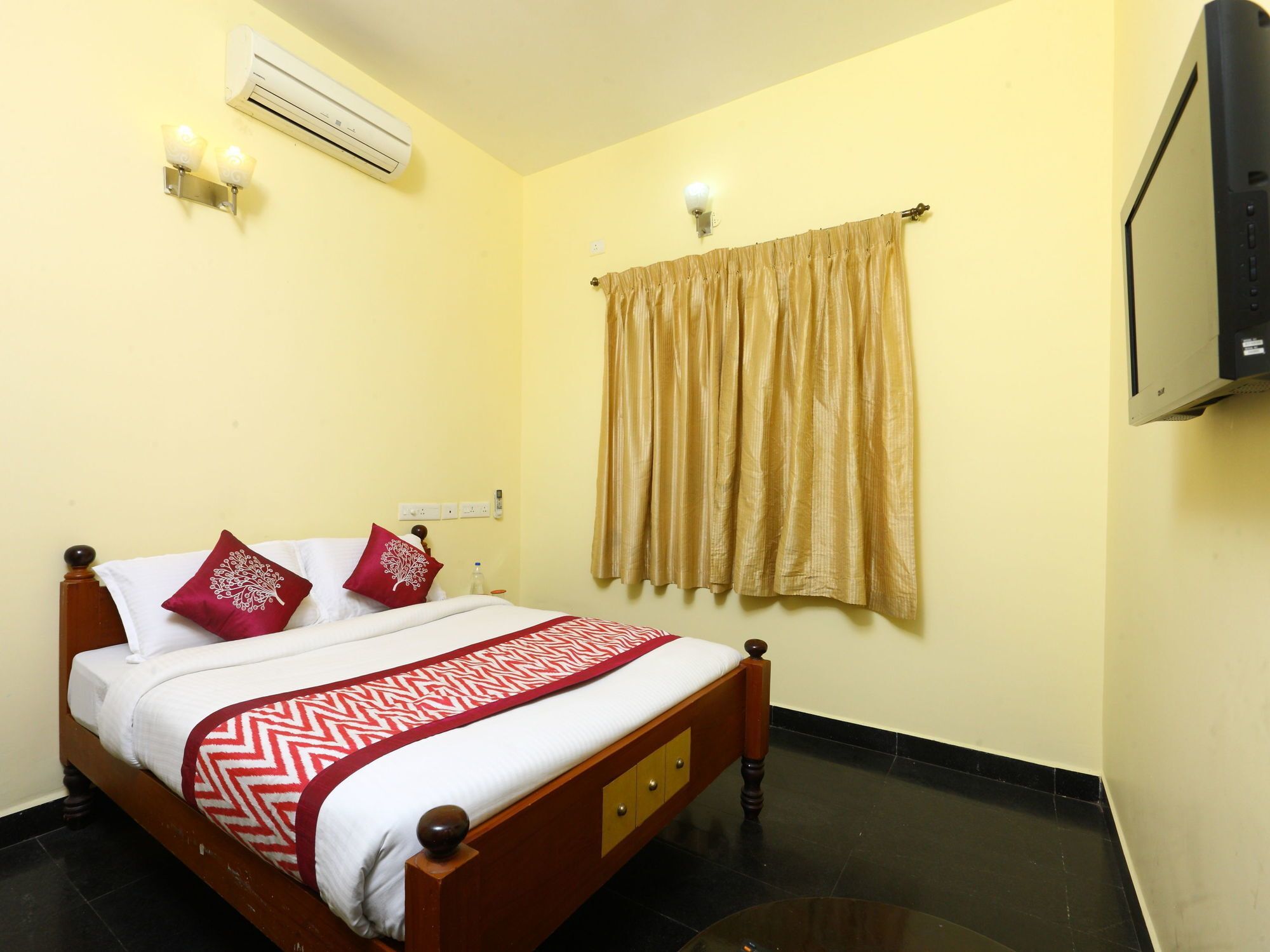 Oyo 10630 Hotel Nano Turf Madurai Extérieur photo