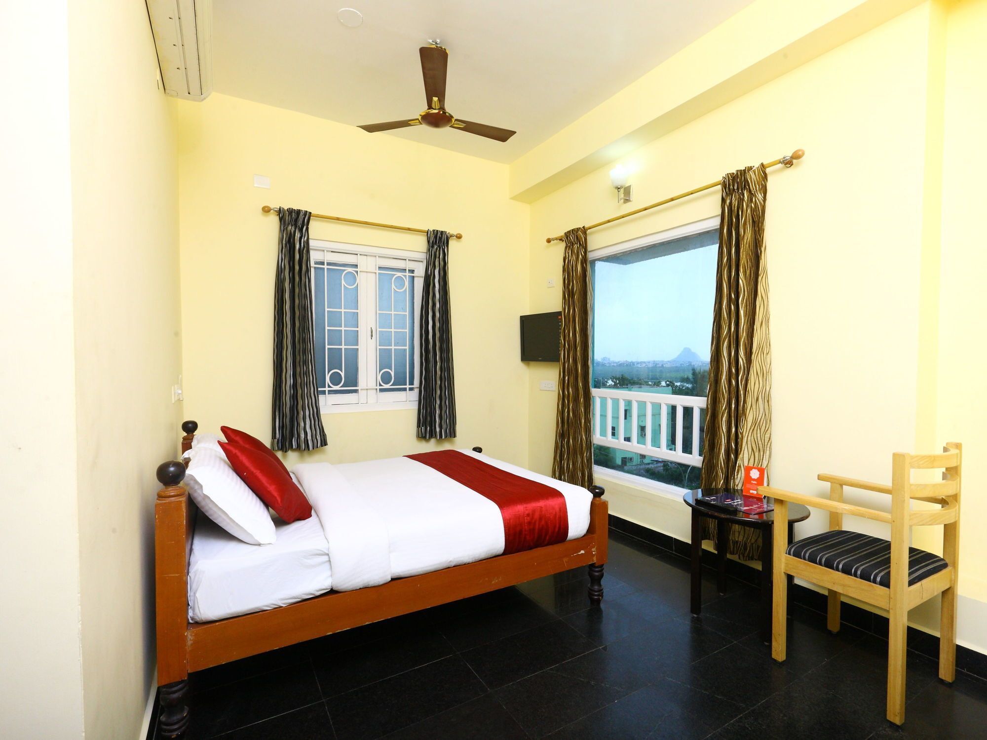 Oyo 10630 Hotel Nano Turf Madurai Extérieur photo